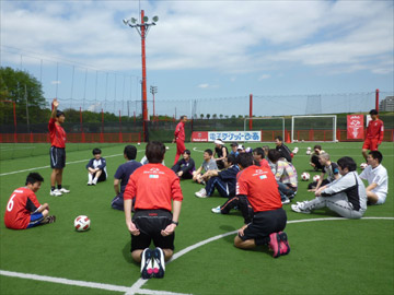 ハートフルクラブ サッカーボールで遊ぼう 開催 Urawa Red Diamonds Official Website