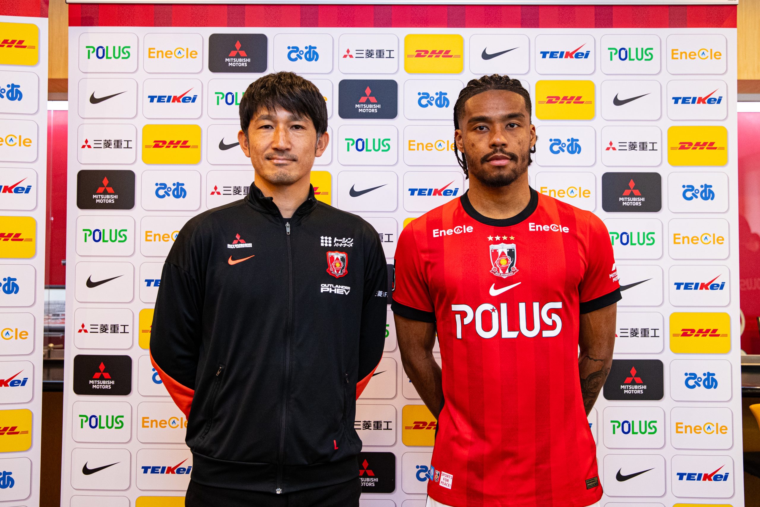 オナイウ阿道選手 新加入会見